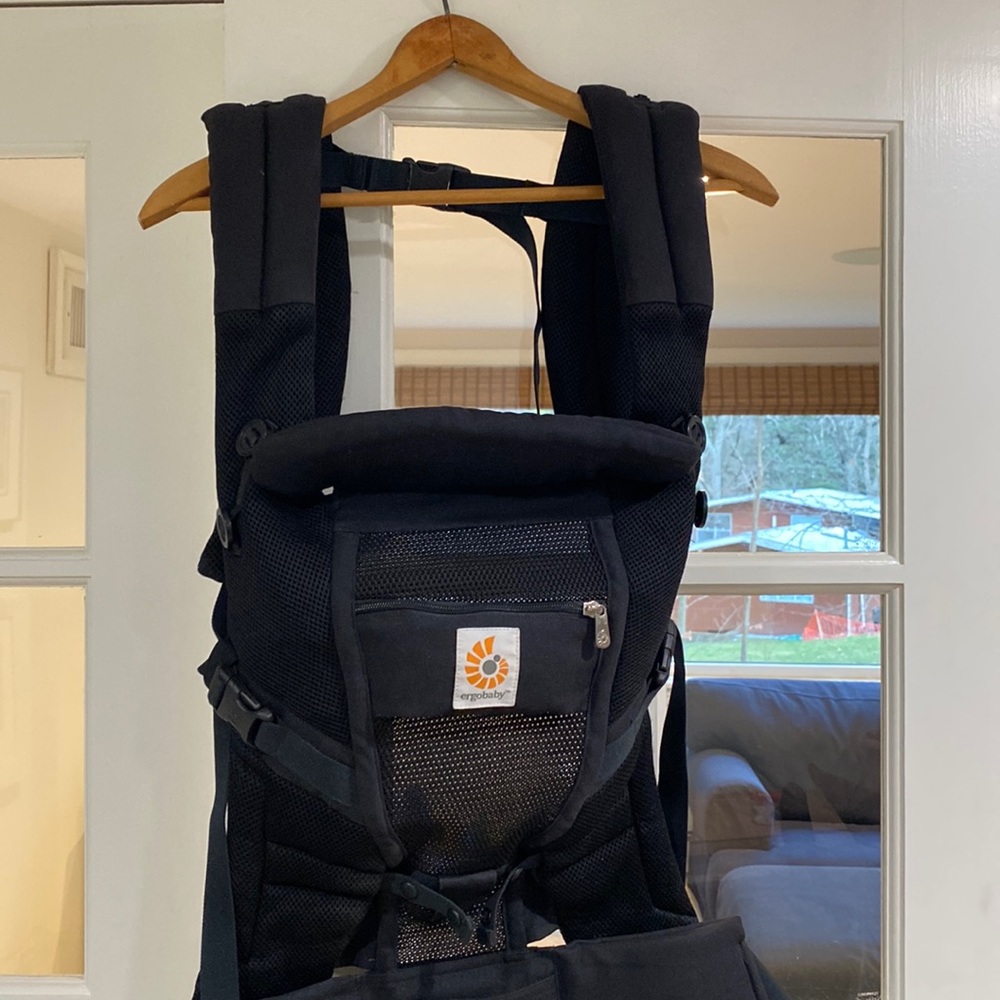 Egobaby Adapt Cool Air Carrier - Black